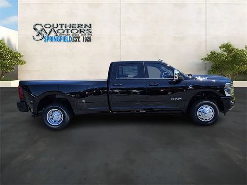 New 2026 RAM 3500 Laramie AWD/4WD image 6