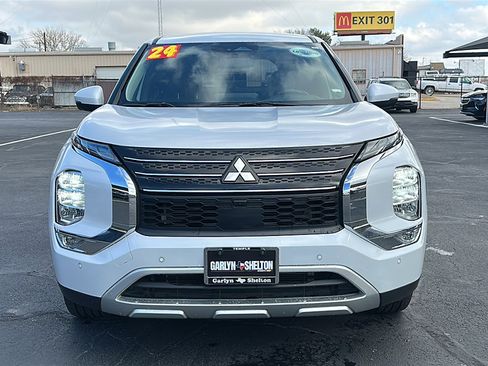 Used 2024 Mitsubishi Outlander SE image 11