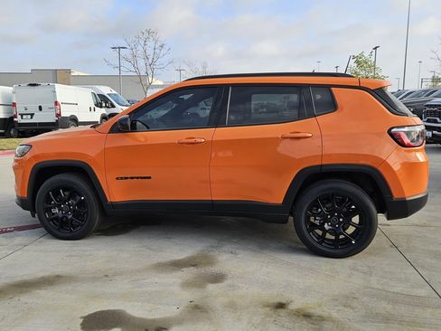 New 2026 Jeep Compass Latitude image 2