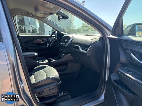 Used 2024 GMC Terrain SLT image 19