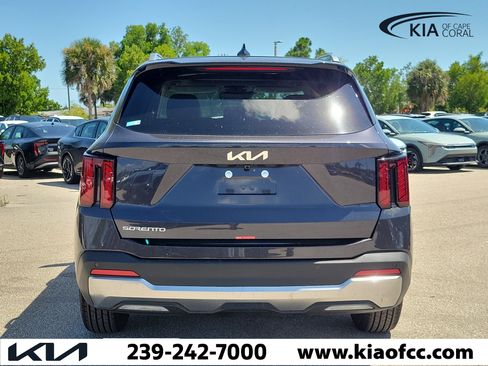 New 2026 Kia Sorento S w/ S Panoramic Sunroof Package FWD image 5