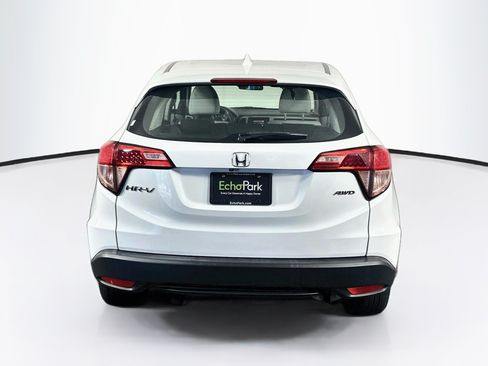 Used 2018 Honda HR-V LX image 7