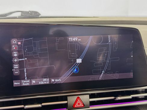 Used 2022 Hyundai Elantra Limited FWD image 14