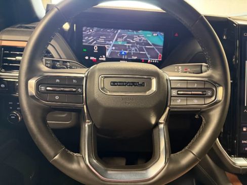 Used 2025 GMC Yukon Denali AWD/4WD image 22
