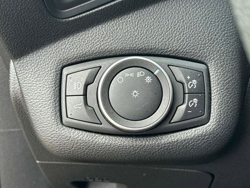 Used 2018 Ford Escape SE FWD image 31