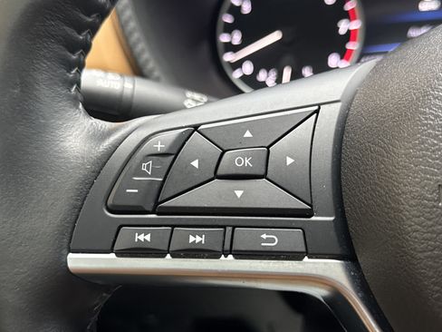 Used 2024 Nissan Sentra SV w/ SV Premium Package FWD image 18