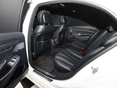 Used 2019 Mercedes-Benz S 560 4MATIC Sedan image 4