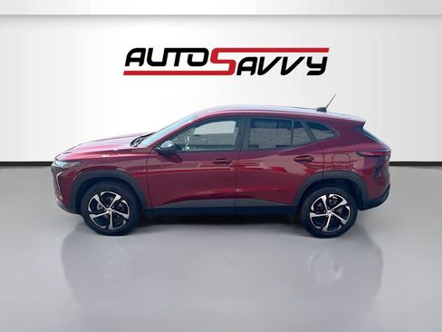 Used 2025 Chevrolet Trax RS FWD image 4