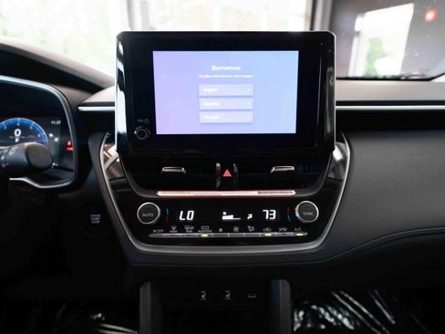 Used 2024 Toyota Corolla Cross XLE FWD image 17