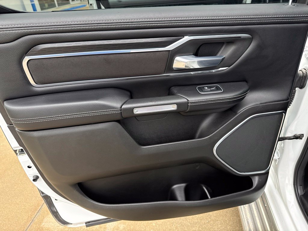 Used 2024 RAM 1500 Laramie AWD/4WD image 9