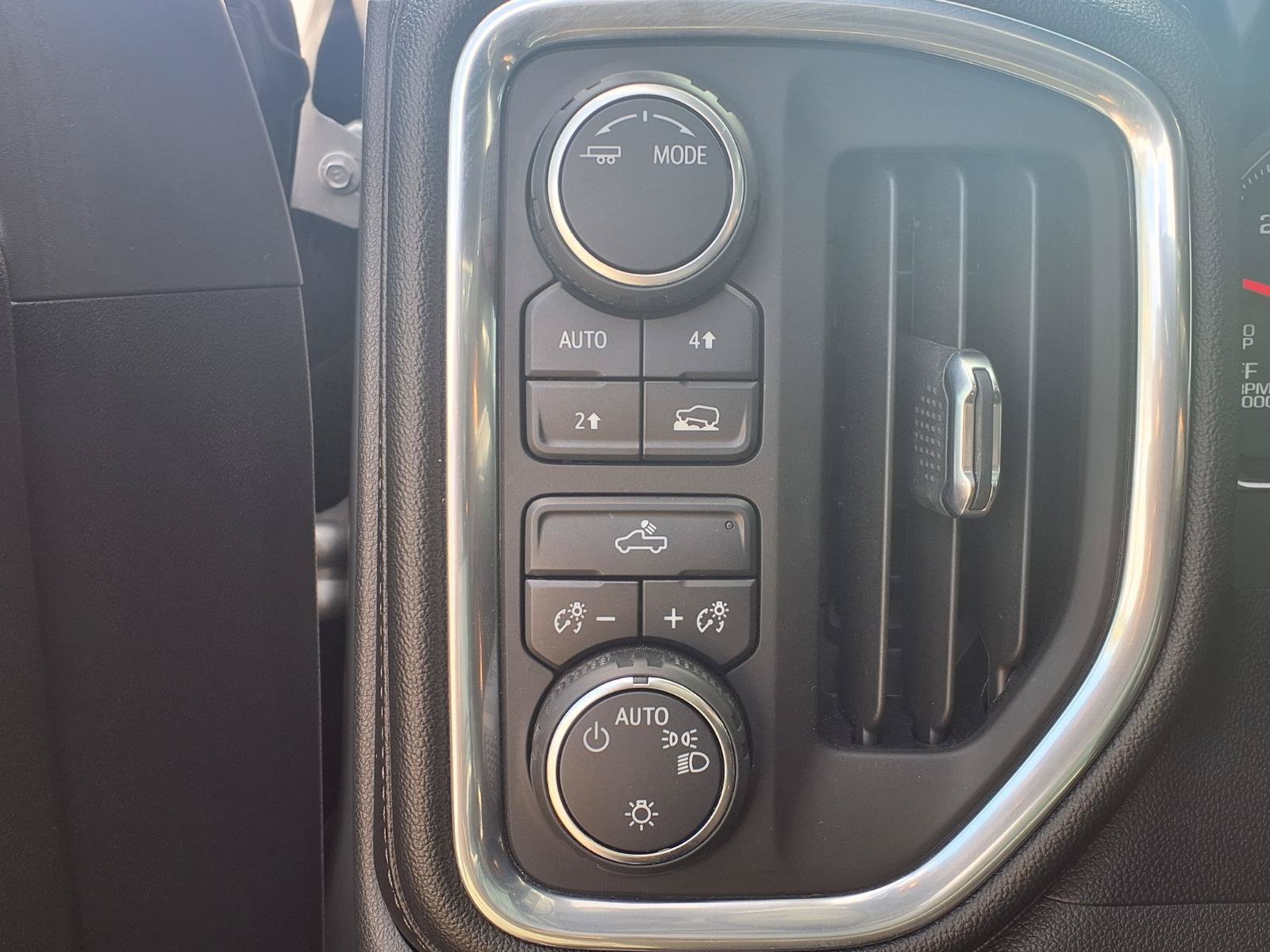 Used 2021 Chevrolet Silverado 1500 LT AWD/4WD image 11