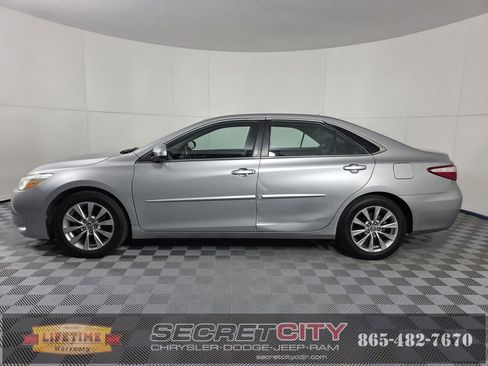 Used 2016 Toyota Camry XLE image 4