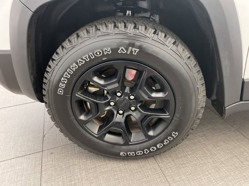 Certified 2021 Jeep Cherokee Trailhawk w/ Comfort/Convenience Group image 12