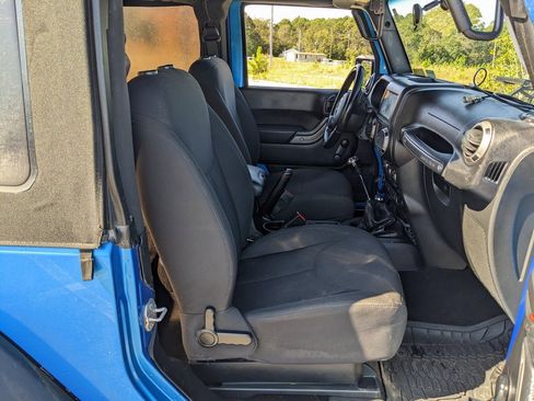 Used 2015 Jeep Wrangler Sport image 31