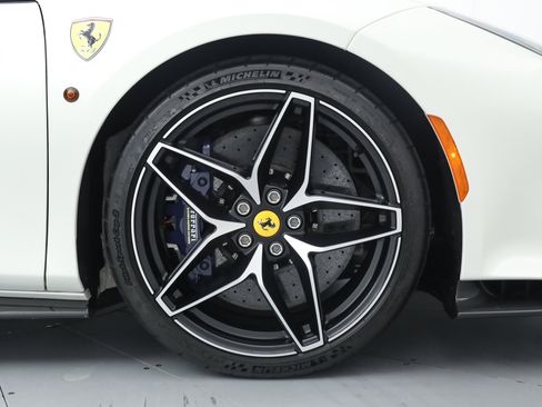 Certified 2020 Ferrari 488 Pista Spider image 40