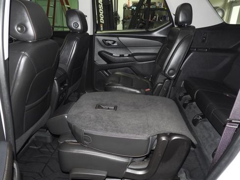 Used 2021 Chevrolet Traverse LT w/ LT Premium Package FWD image 34