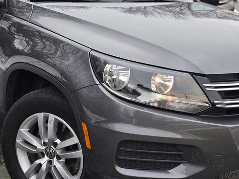 Used 2016 Volkswagen Tiguan S image 3