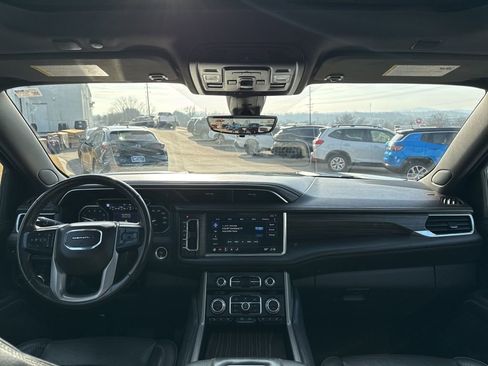 Used 2021 GMC Yukon Denali w/ Denali Premium Package image 22