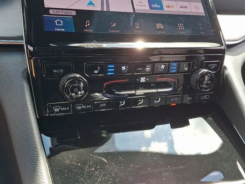 New 2025 Jeep Grand Cherokee L Overland w/ Luxury Tech Group IV AWD/4WD image 13