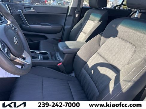 Certified 2022 Kia Sportage LX image 3