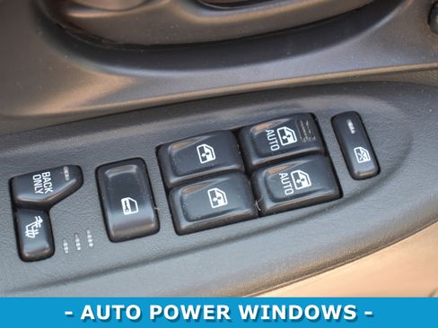 Used 2003 Chevrolet TrailBlazer LTZ w/ Skid Plate Package image 7