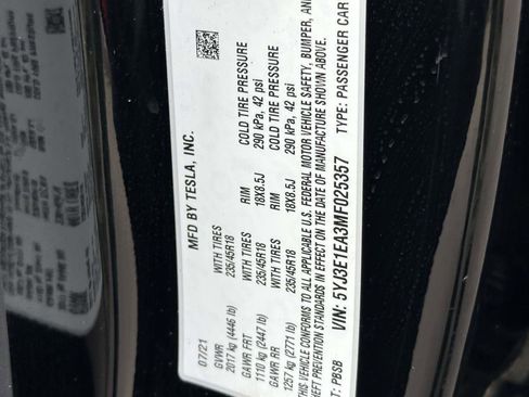 Used 2021 Tesla Model 3 Standard Range Plus image 14