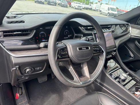 Used 2023 Jeep Grand Cherokee L Overland image 4