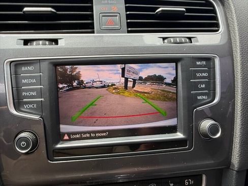 Used 2016 Volkswagen e-Golf SE FWD image 13