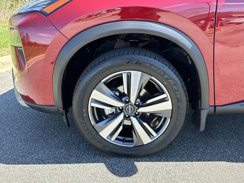 Certified 2025 Nissan Rogue SL AWD/4WD image 13