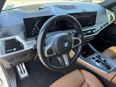 Used 2024 BMW X5 xDrive40i w/ M Sport Package AWD/4WD image 23