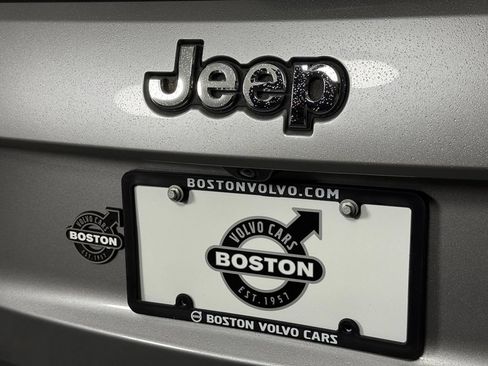 Used 2018 Jeep Grand Cherokee Limited AWD/4WD image 7