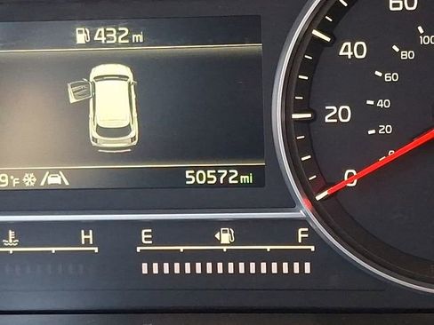 Used 2023 Kia Sorento LX image 21