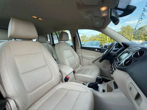 Used 2017 Volkswagen Tiguan S image 57