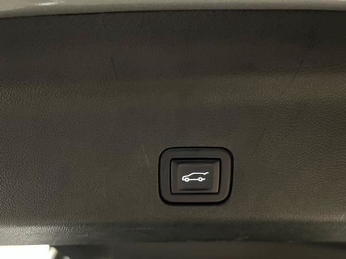 Used 2023 GMC Yukon XL AT4 w/ AT4 Premium Plus Package AWD/4WD image 24