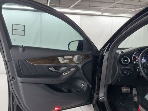 Used 2019 Mercedes-Benz GLC 300 GLC 300 image 19