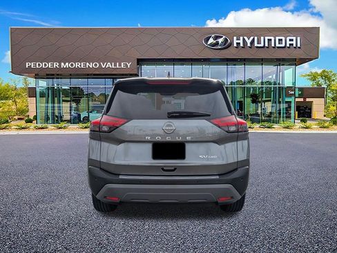 Used 2023 Nissan Rogue SV image 5