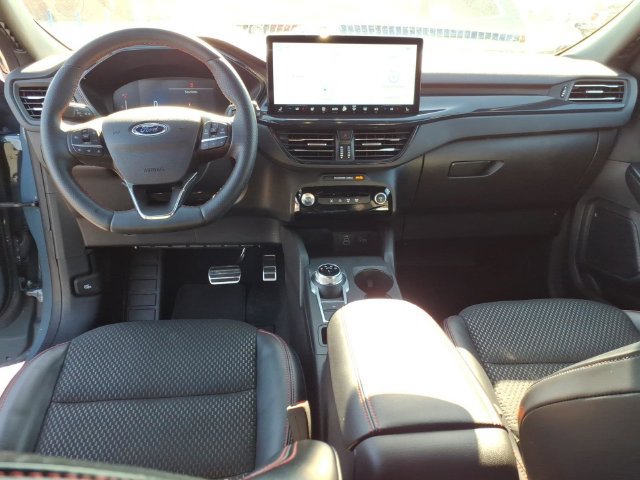 Used 2024 Ford Escape ST-Line w/ Tech Pack #1 AWD/4WD image 17