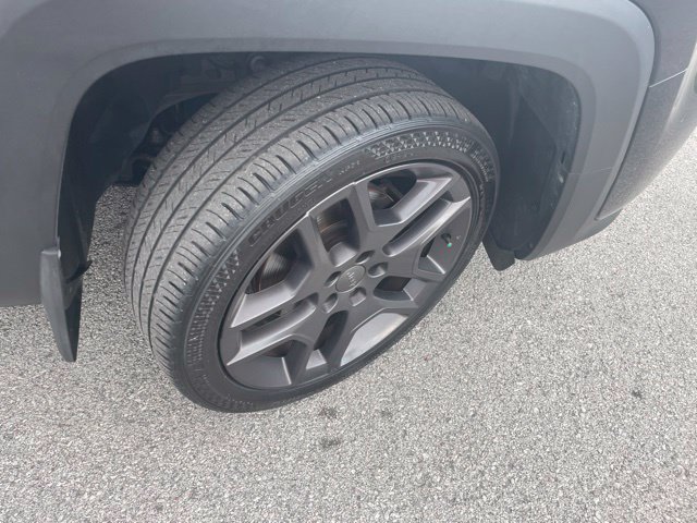 Used 2021 Jeep Renegade Latitude AWD/4WD image 19