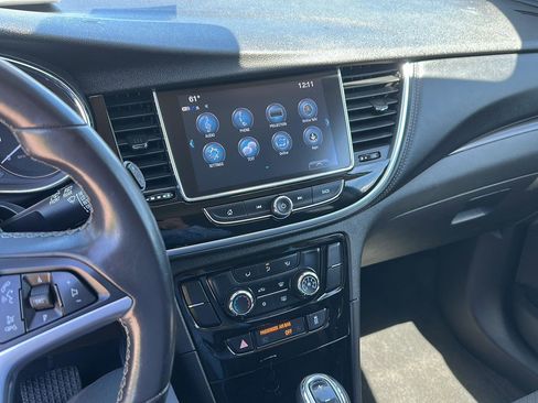 Used 2021 Buick Encore Preferred FWD image 16