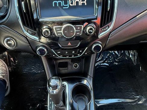 Used 2016 Chevrolet Cruze Premier image 11