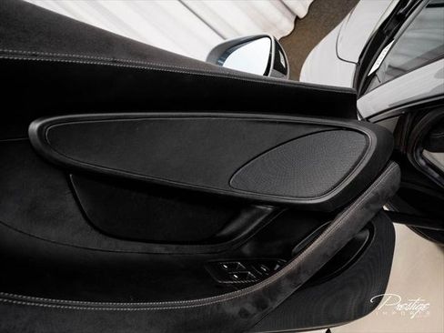 Used 2017 McLaren 570S RWD image 33