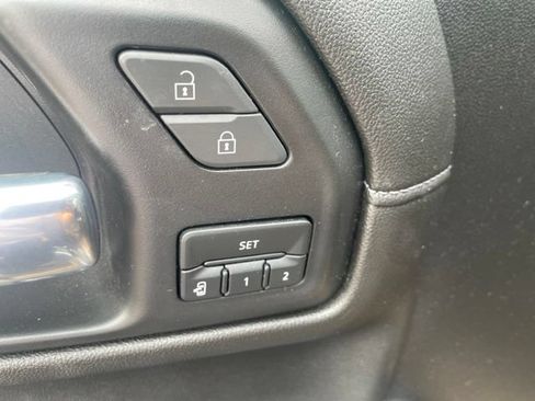 Used 2021 Chevrolet Silverado 1500 LTZ AWD/4WD image 13