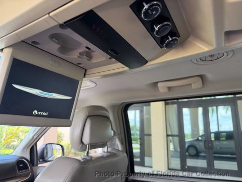 Used 2013 Chrysler Town & Country Limited w/ Luxury Group FWD image 56