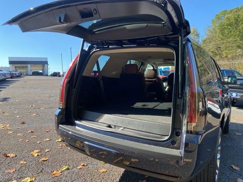 Used 2020 Cadillac Escalade Premium Luxury image 32