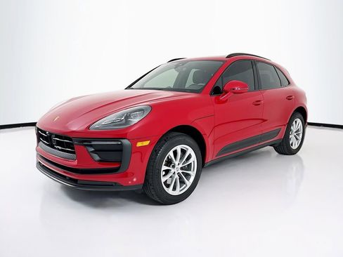 Certified 2025 Porsche Macan AWD/4WD image 1