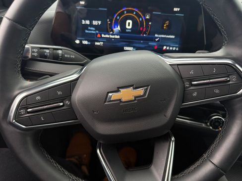 Used 2025 Chevrolet Equinox LT image 28