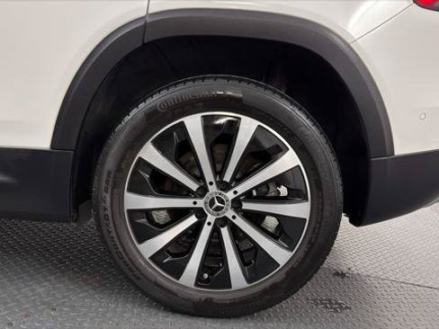 Used 2023 Mercedes-Benz GLB 250 w/ Premium Package image 36