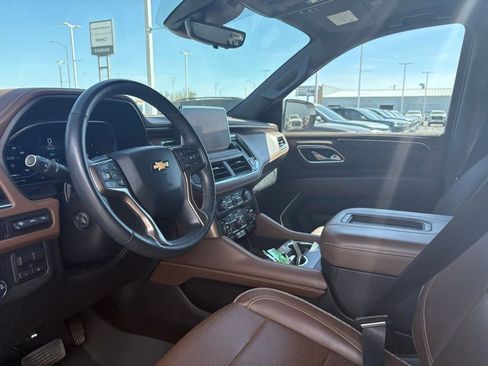 Used 2023 Chevrolet Suburban High Country image 10