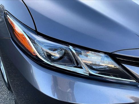 Certified 2022 Toyota Camry LE image 27