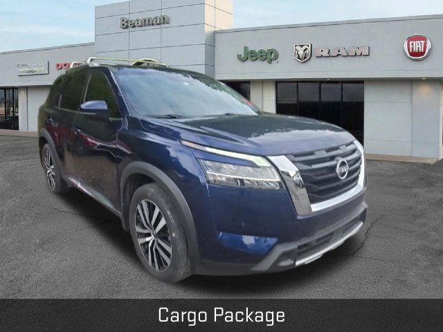 Used 2024 Nissan Pathfinder Platinum FWD image 2